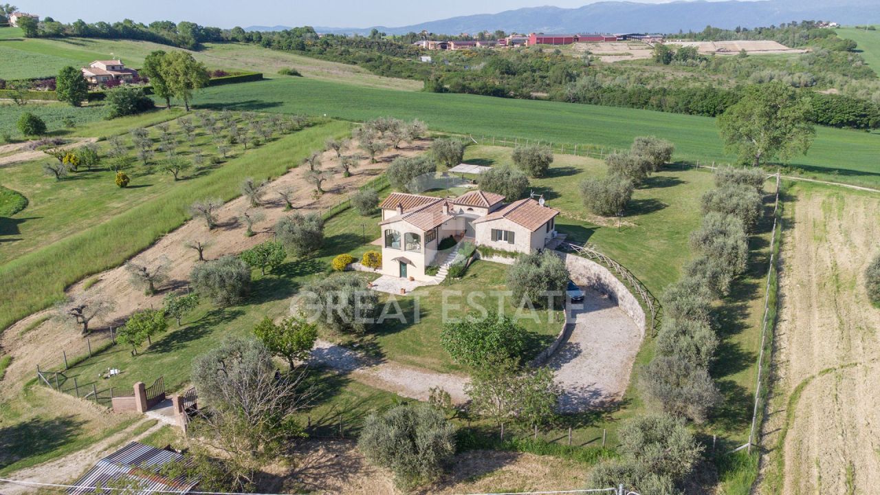 Maison Montecastrilli, Italie, 218 m² - image 1