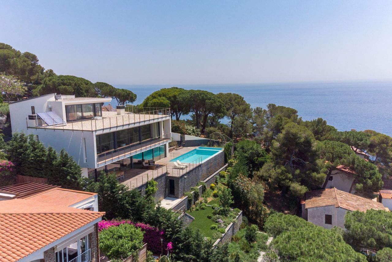 Villa en Lloret de Mar, España, 450 m² - imagen 1