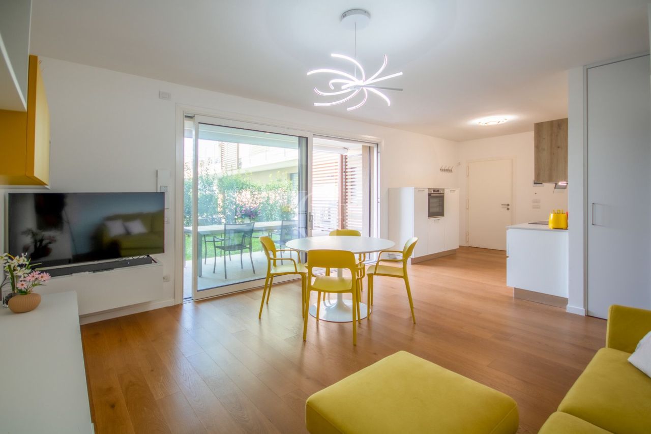 Apartment on Lake Garda, Italy, 90 m² - picture 2