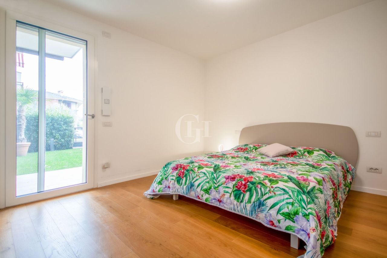 Apartment on Lake Garda, Italy, 90 m² - picture 8