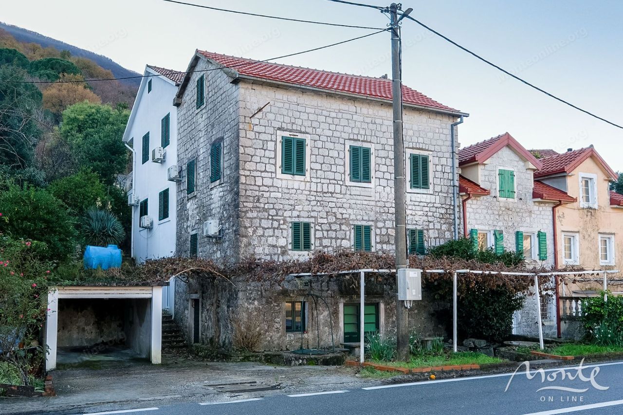 House in Kotor, Montenegro, 333 m² - picture 1