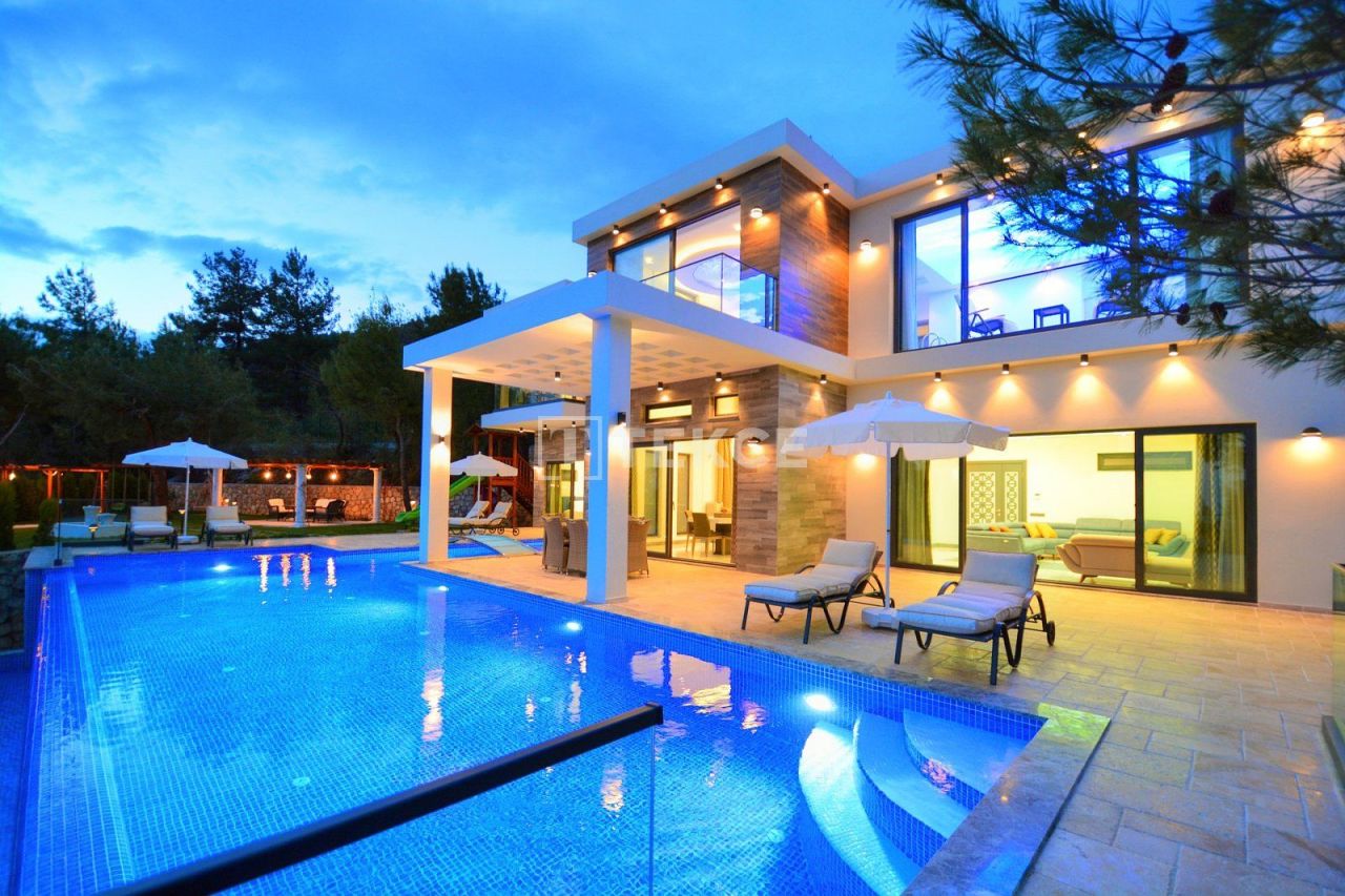 Villa in Kaş, Turkey, 271 m² - picture 1
