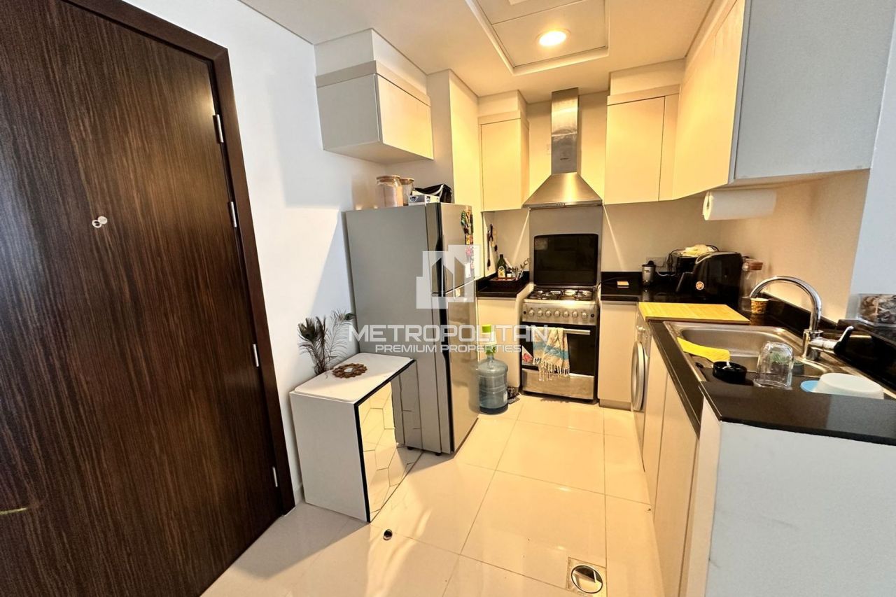 Apartment in Dubai, UAE, 58 m² - picture 5