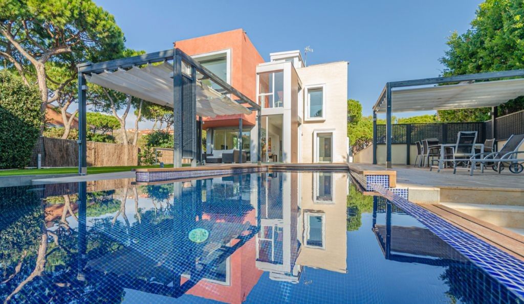 Villa in Gava Mar, Spain, 450 m² - picture 1