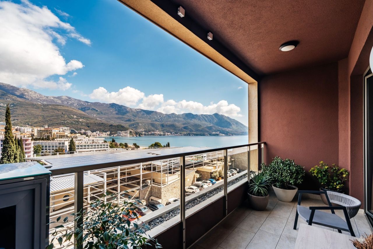 Piso en Budva, Montenegro, 79 m² - imagen 1
