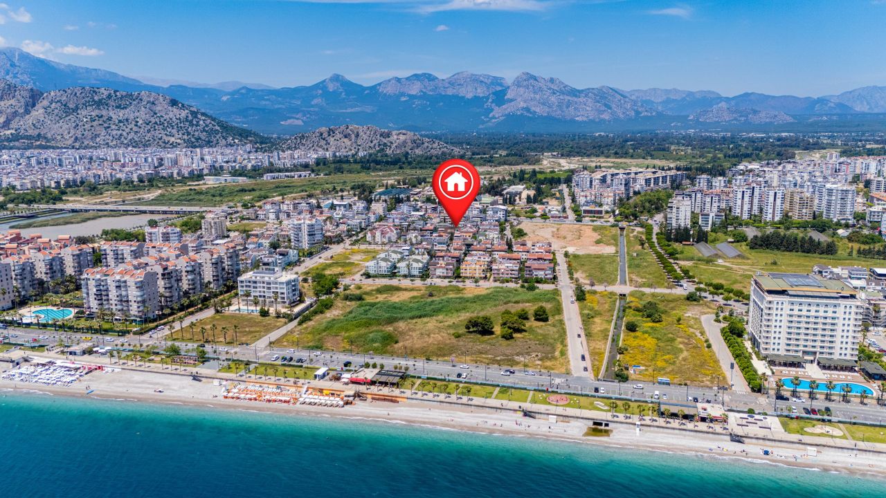 Haus in Antalya, Türkei, 638 m² - Foto 1