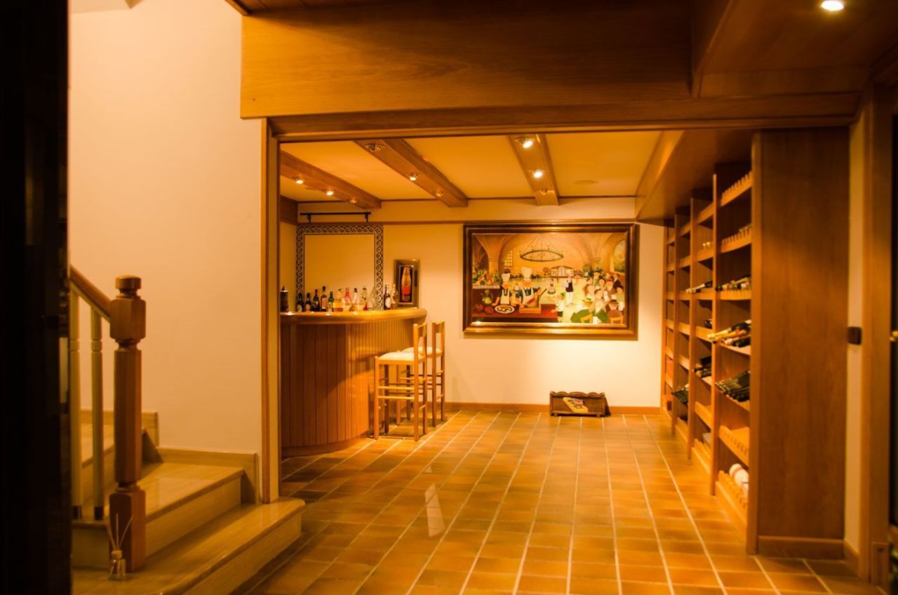 House in Castelldefels, Spain, 600 m² - picture 8