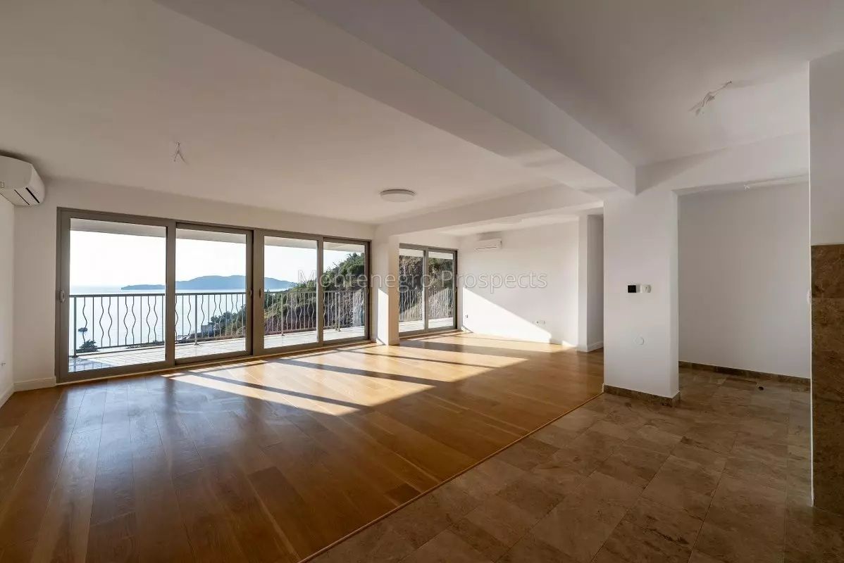 Apartamento en Przno, Montenegro, 161 m² - imagen 1