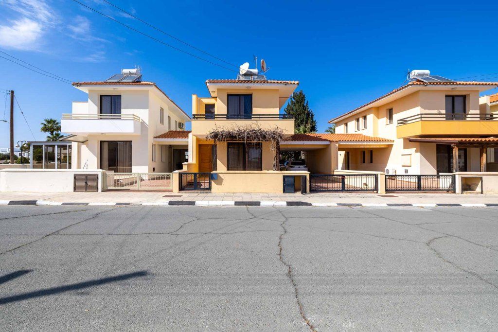 Piso en Lárnaca, Chipre, 150 m² - imagen 1
