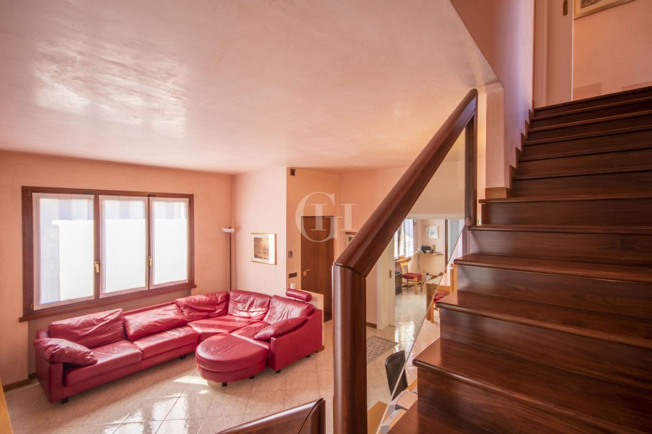 Villa sul Lago di Garda, Italia, 300 m² - foto 8