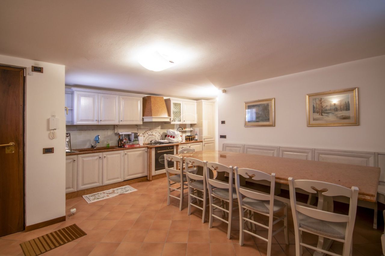 Villa sul Lago di Garda, Italia, 300 m² - foto 17