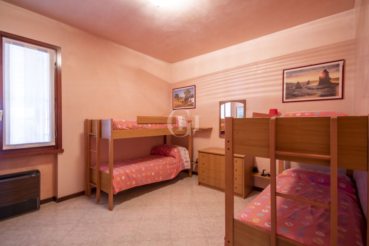 Villa sul Lago di Garda, Italia, 300 m² - foto 13