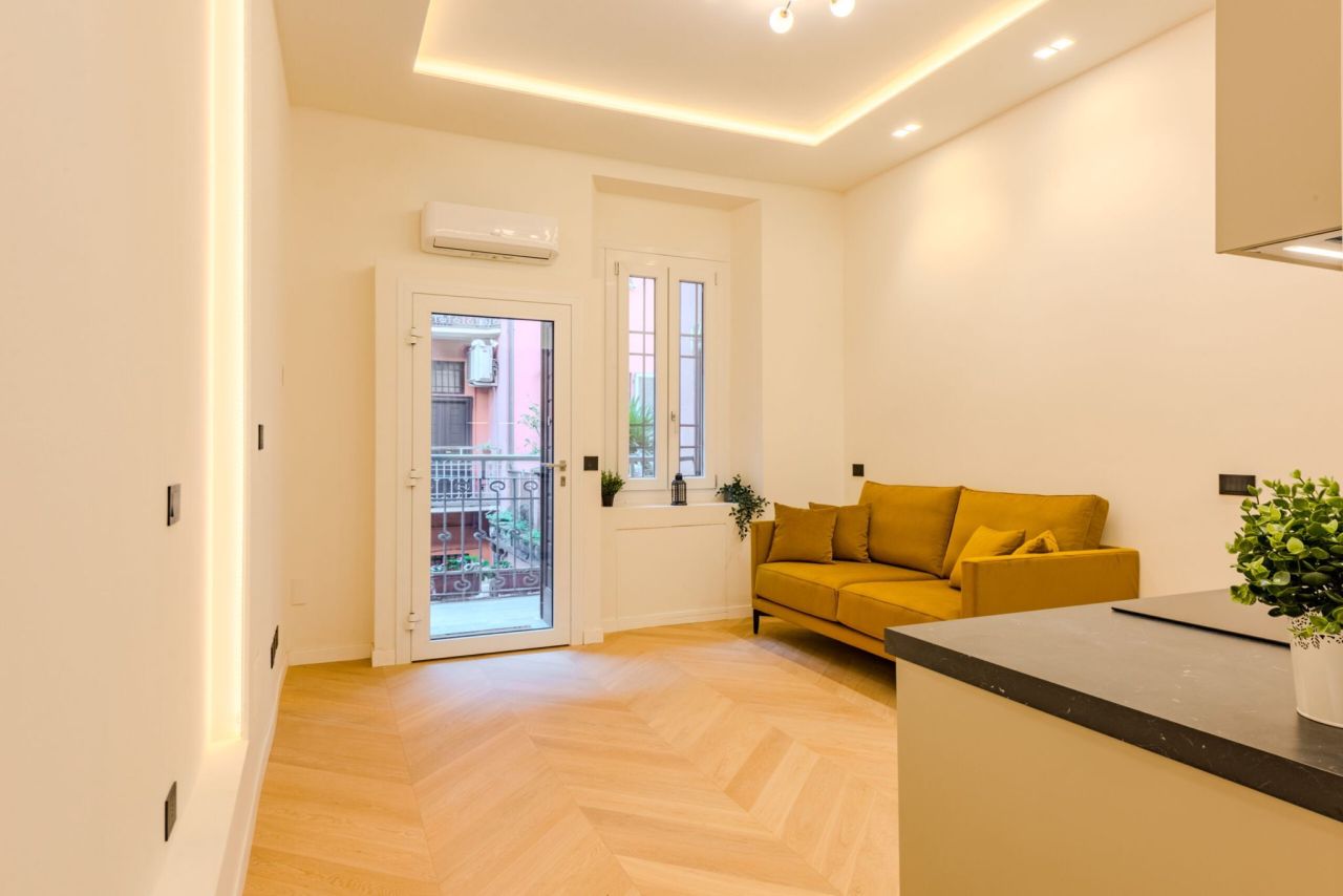 Apartment in Milan, Italy, 51 m² - picture 1