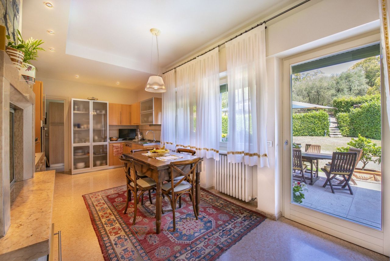 Villa sul Lago di Garda, Italia, 600 m² - foto 5