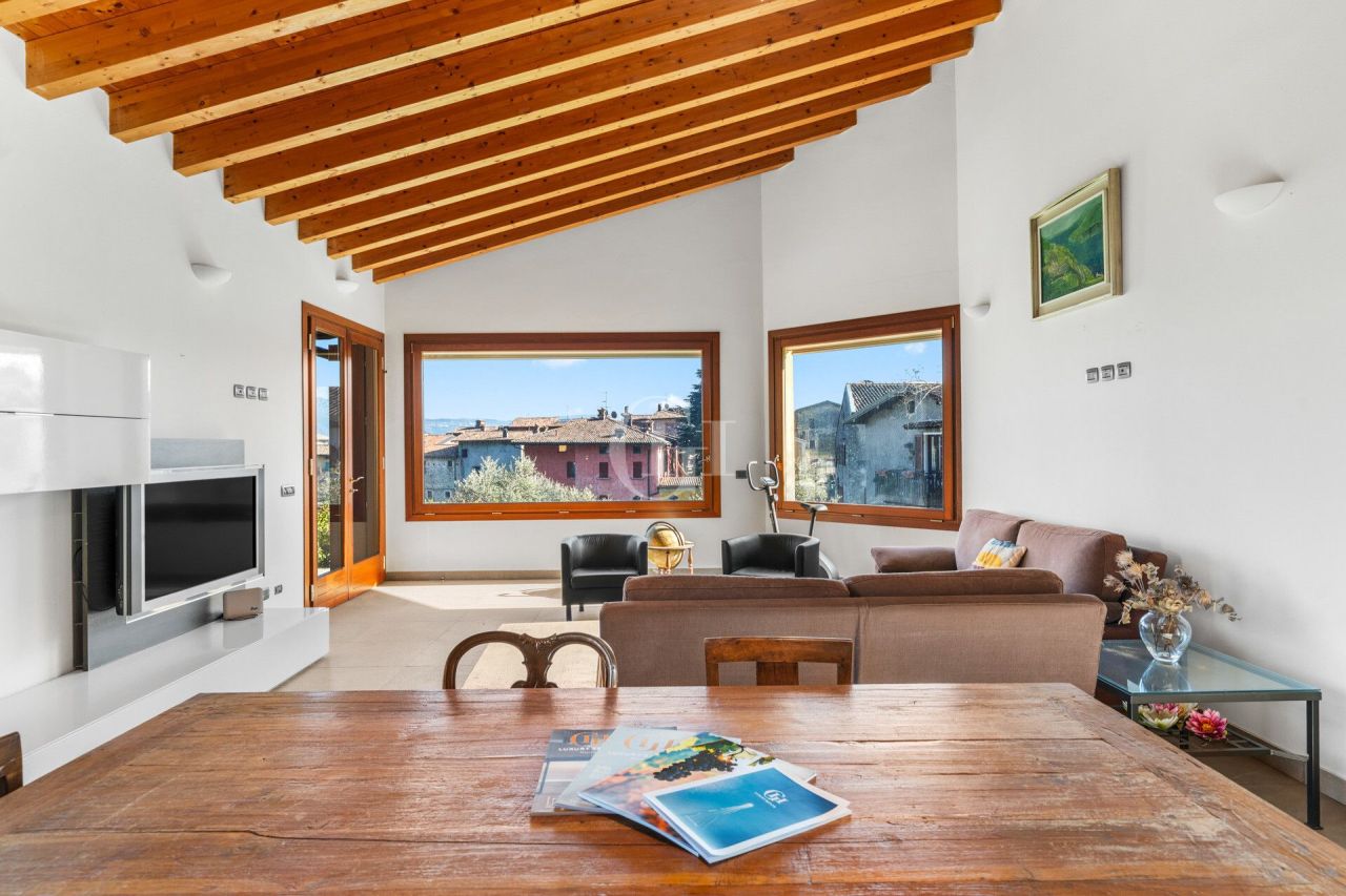 Villa par le Lac de Garde, Italie, 242 m² - image 4