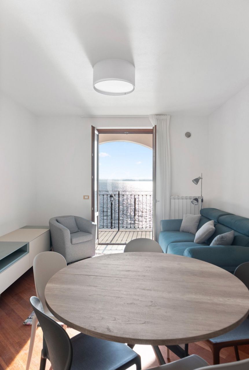 Apartamento por Lago de Garda, Italia, 75 m² - imagen 9