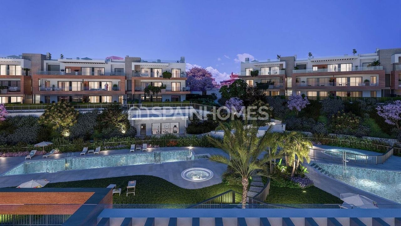 Appartement à Estepona, Espagne, 116 m² - image 1