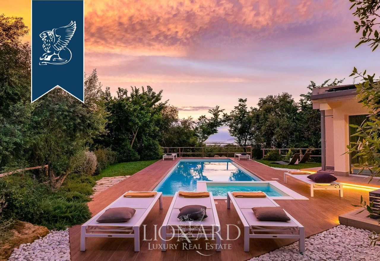 Villa in Marsala, Italy, 200 m² - picture 1
