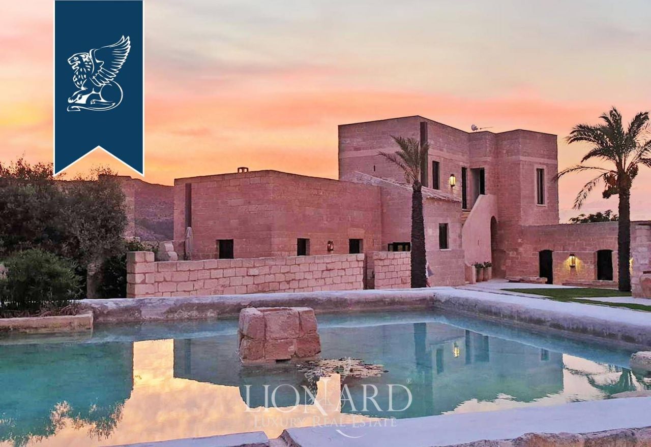 Hotel in Favignana, Italy, 620 m² - picture 1