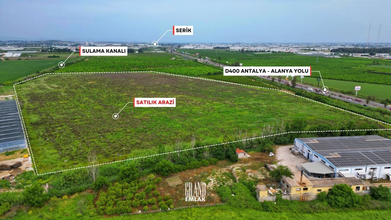 Terrain à Antalya, Turquie, 135 000 m² - image 3