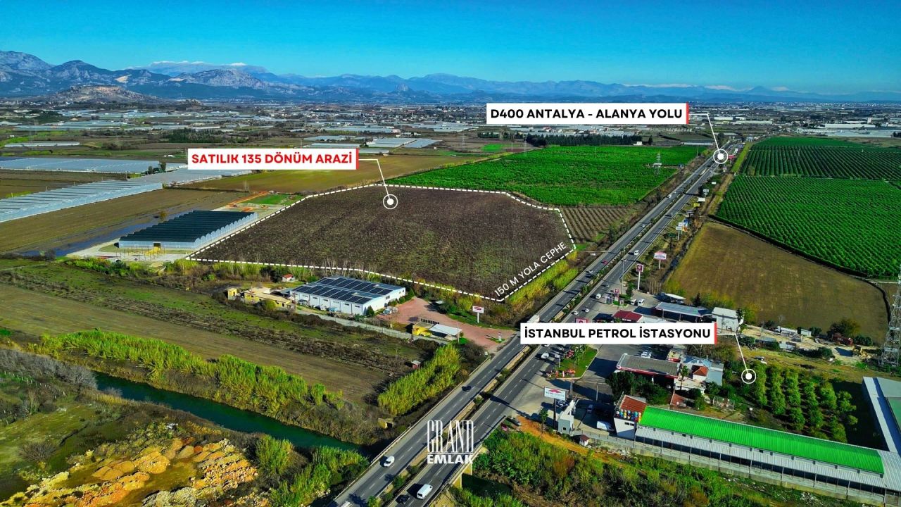 Terrain à Antalya, Turquie, 135 000 m² - image 10