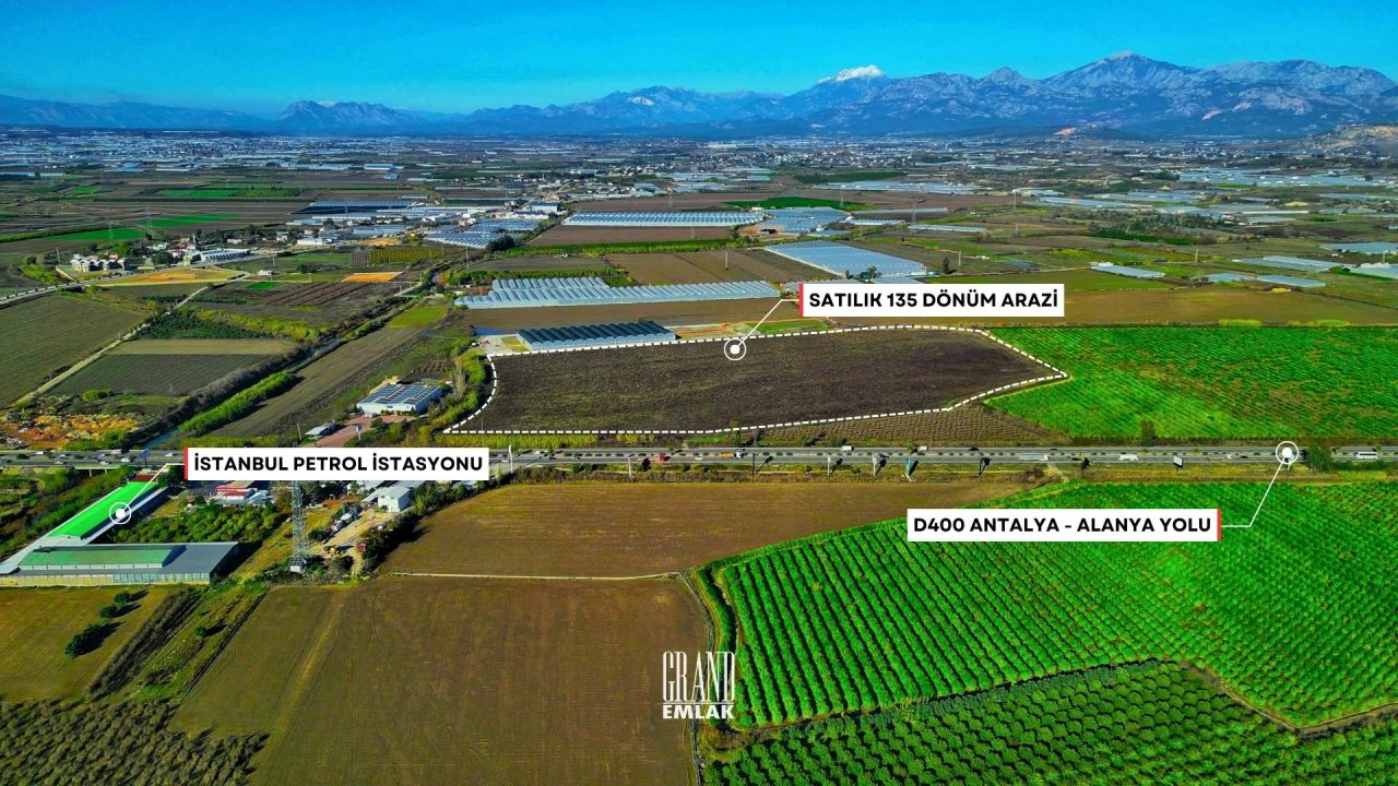 Terrain à Antalya, Turquie, 135 000 m² - image 15