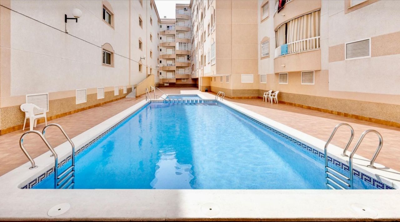 Piso en Torrevieja, España, 60 m² - imagen 1