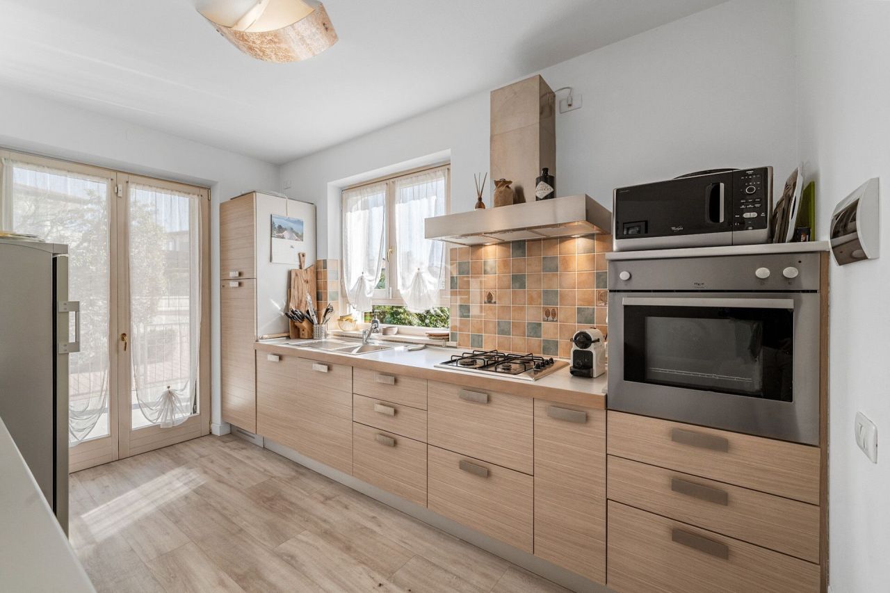 Villa sul Lago di Garda, Italia, 330 m² - foto 7