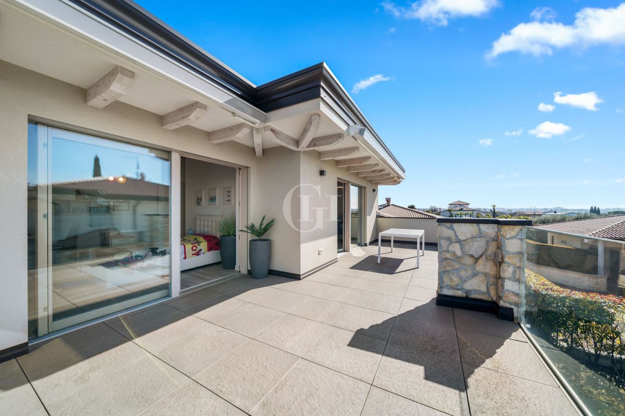 Villa sul Lago di Garda, Italia, 330 m² - foto 12