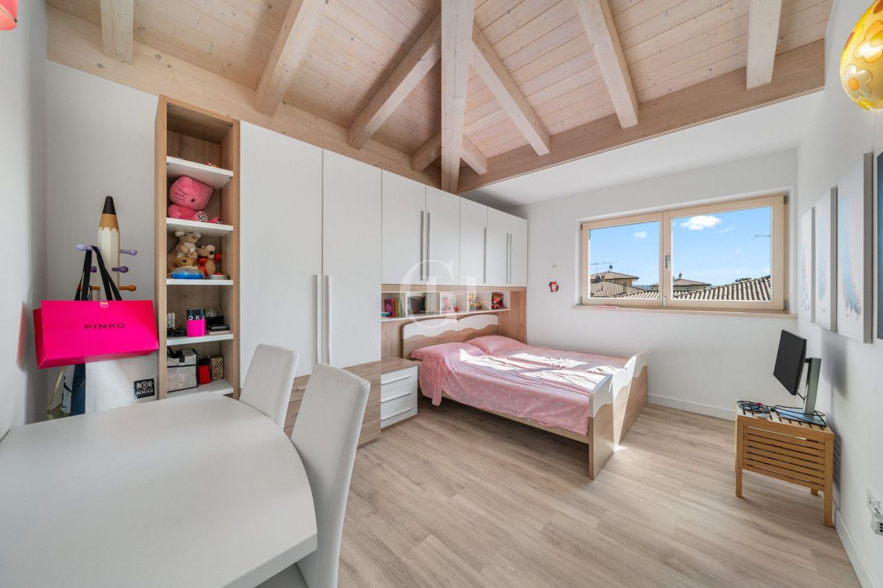 Villa sul Lago di Garda, Italia, 330 m² - foto 14
