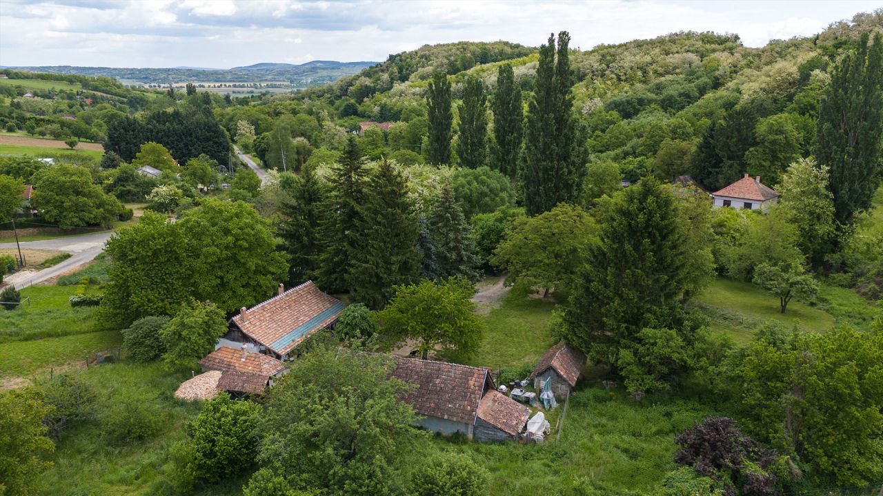 Land in Heviz, Hungary, 34 000 m² - picture 1