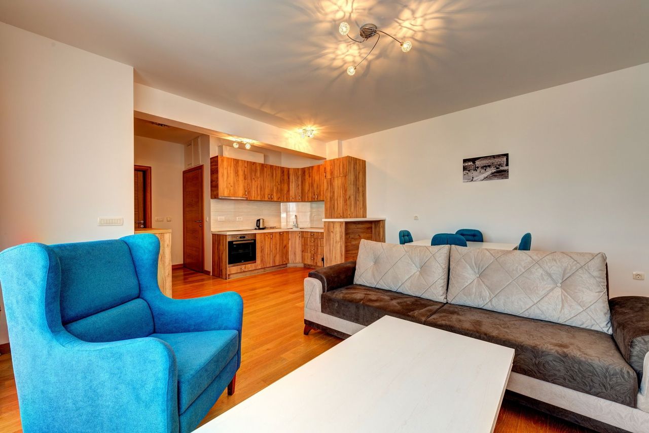 Appartement à Tivat, Monténégro, 76 m² - image 1