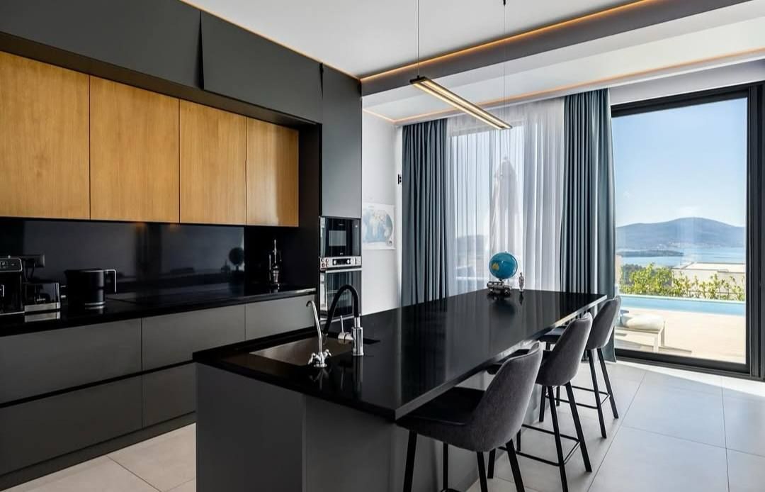 Casa en Kotor, Montenegro, 200 m² - imagen 3