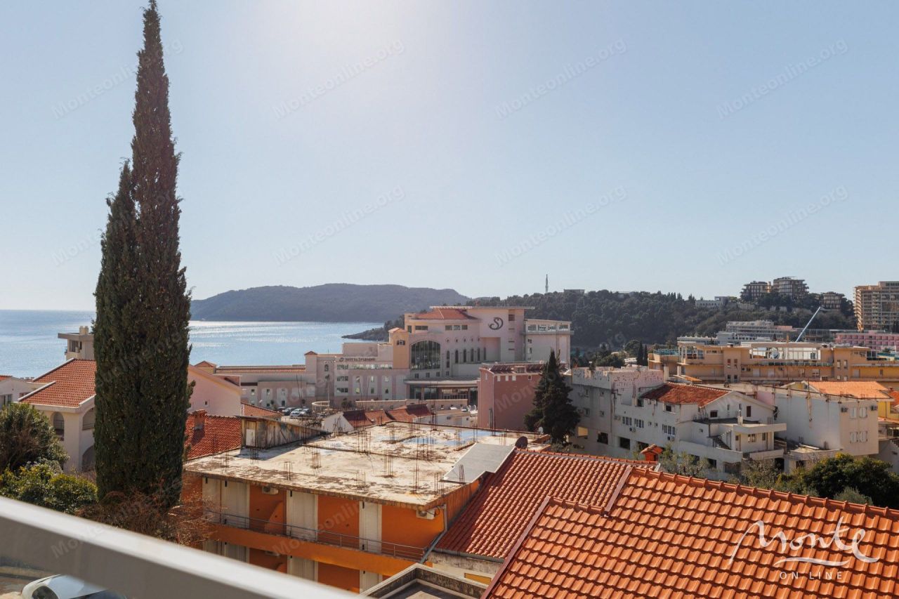 Piso en Budva, Montenegro, 50 m² - imagen 1