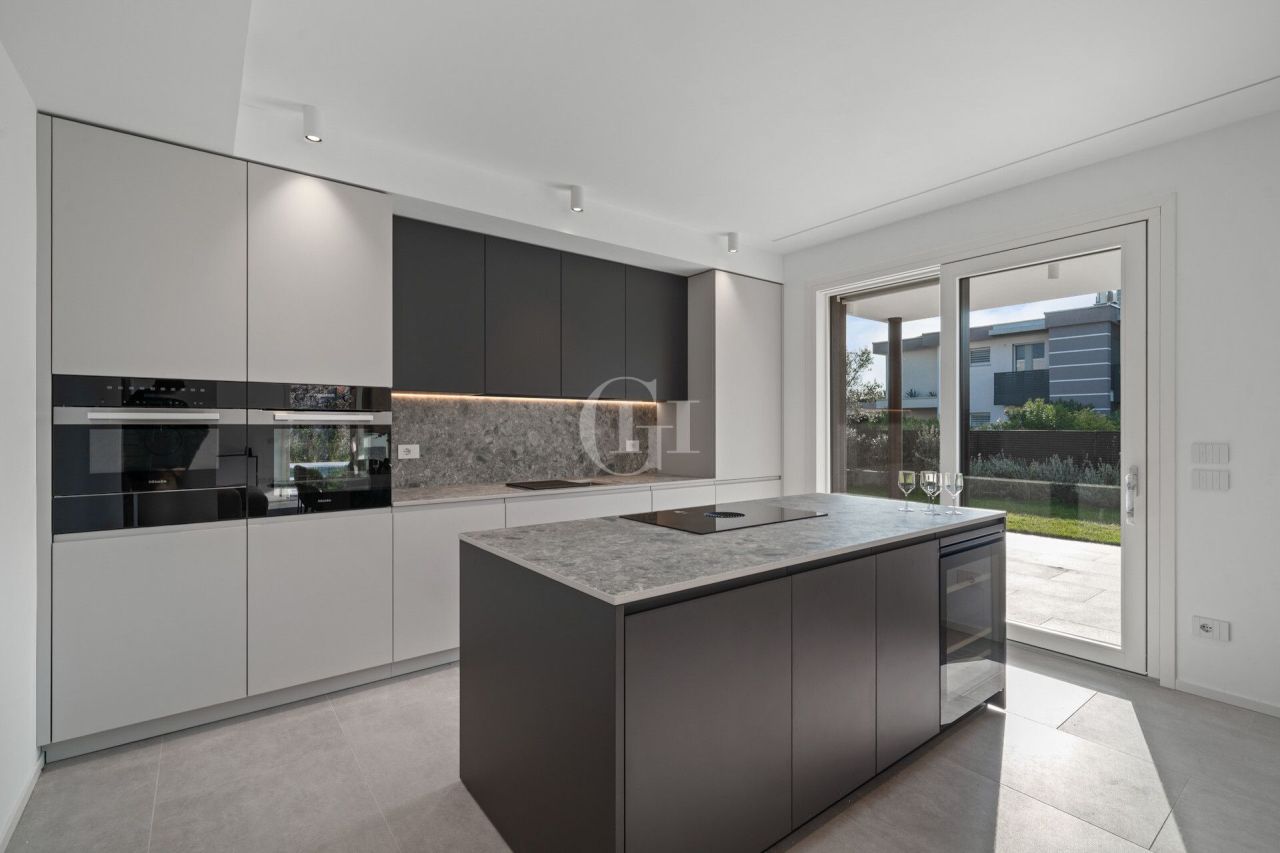 Villa sul Lago di Garda, Italia, 260 m² - foto 5