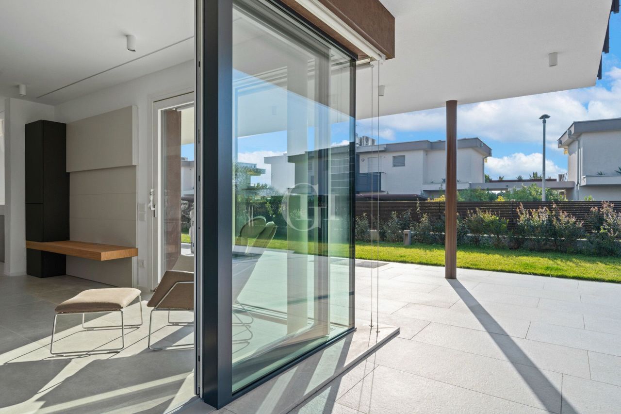 Villa sul Lago di Garda, Italia, 260 m² - foto 10