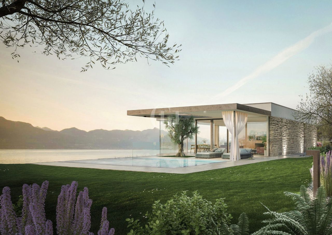 Villa por Lago de Garda, Italia, 383 m² - imagen 1