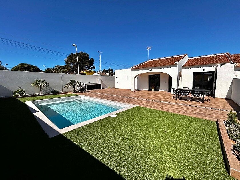 Villa in Torrevieja, Spanien, 105 m² - Foto 1
