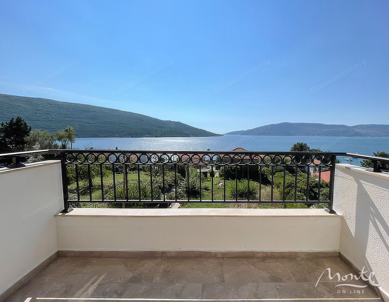 Flat in Herceg-Novi, Montenegro, 43 m² - picture 1
