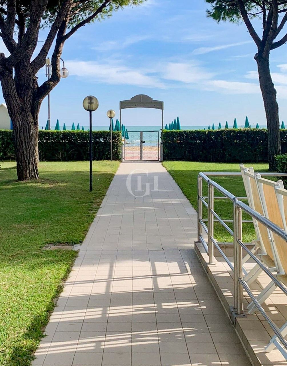Apartamento en Jesolo, Italia, 65 m² - imagen 1