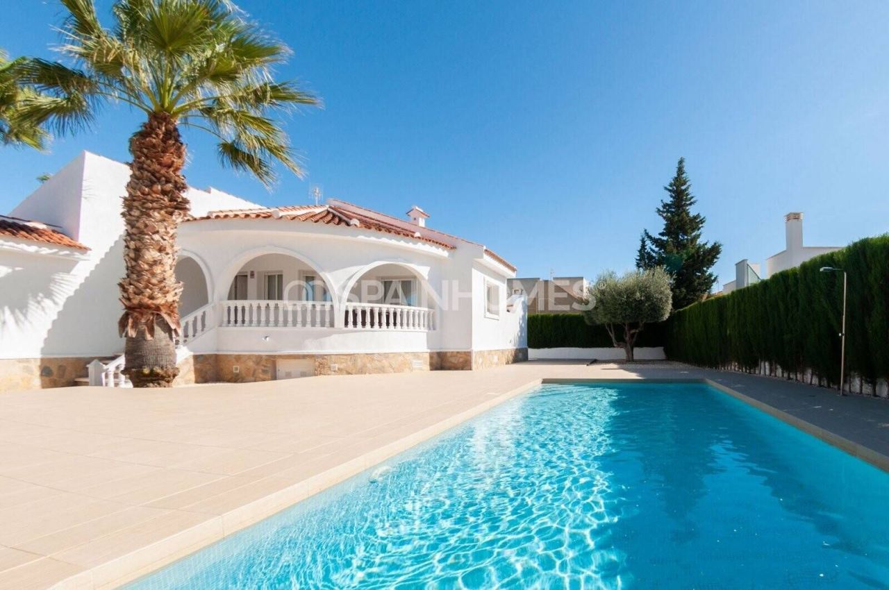 Villa in Benijofar, Spain, 131 m² - picture 1