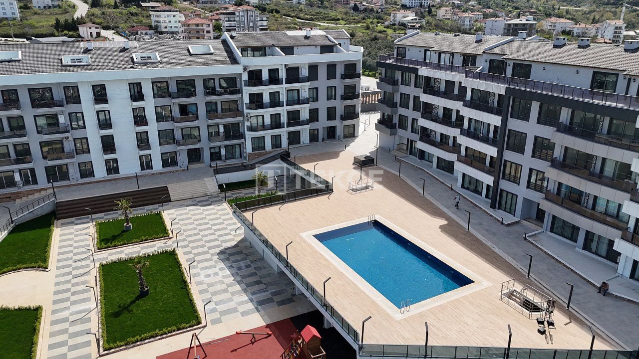 Apartment Çınarcık, Turkey, 166 m² - picture 1