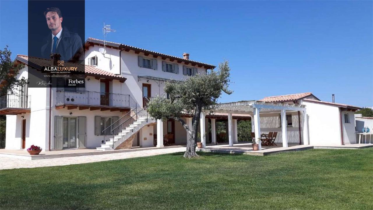 Villa in Alghero, Italy, 900 m² - picture 1