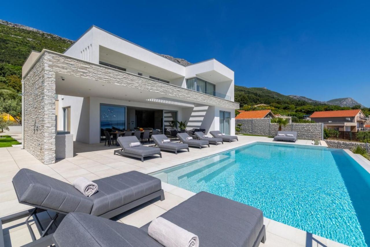 Villa in Split, Kroatien, 330 m² - Foto 1