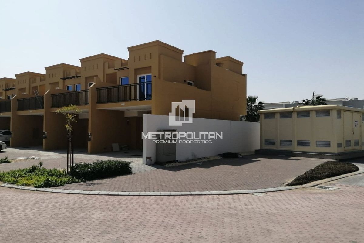 Maison urbaine à Dubaï, EAU, 115 m² - image 1
