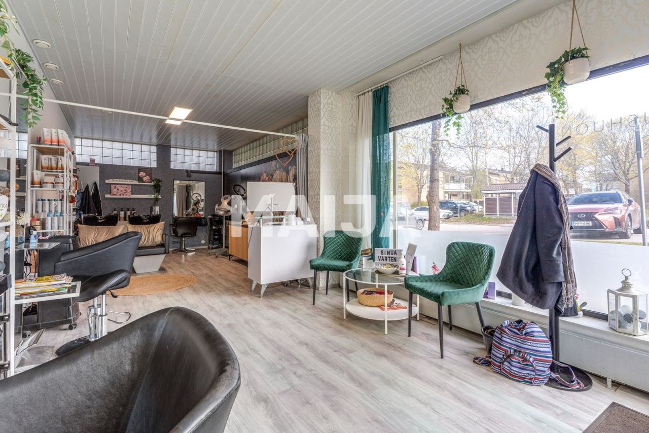 Oficina en Helsinki, Finlandia, 41.5 m² - imagen 1