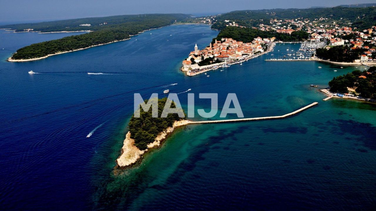 Grundstück in Rab, Kroatien, 2 082 m² - Foto 1