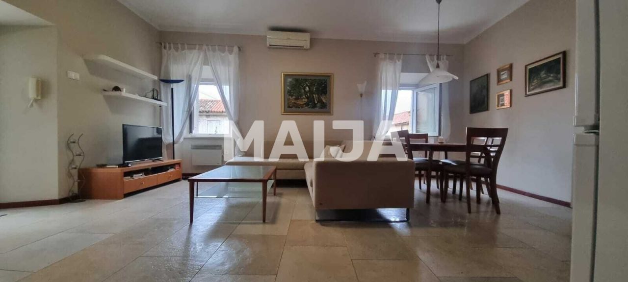 Apartamento en Krk, Croacia, 76 m² - imagen 1