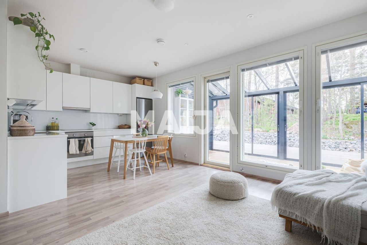 Flat in Vantaa, Finland, 72 m² - picture 1
