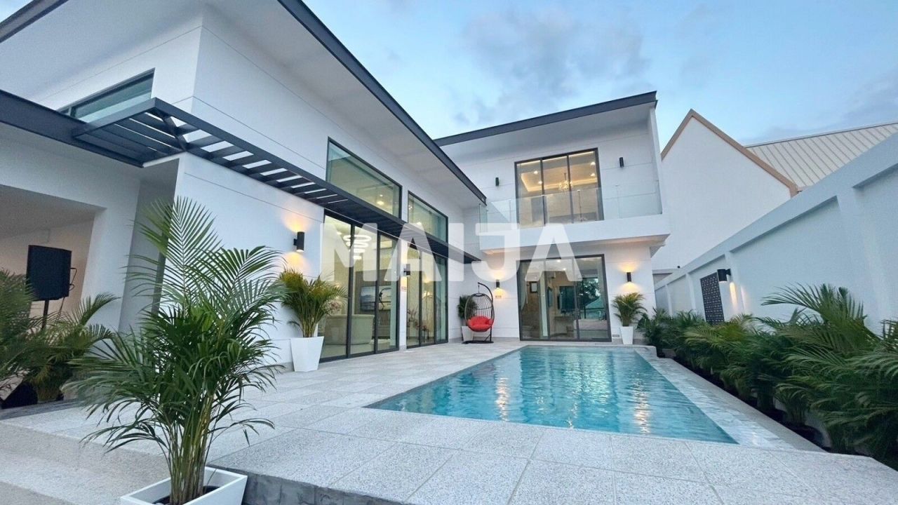 Villa in Pattaya, Thailand, 273.65 m² - picture 1